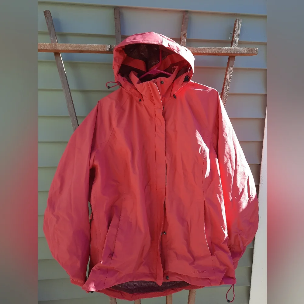 L.L. Bean Raincoat (Womens Regular Large) - Picture 1 of 4